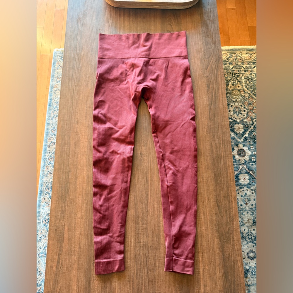 SET Active Burgundy Leggings